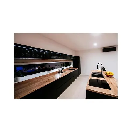 Lovely In * Smokovic