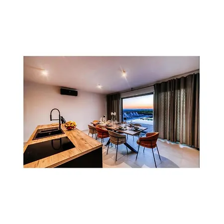 Lovely In Ferienhaus Smokovic